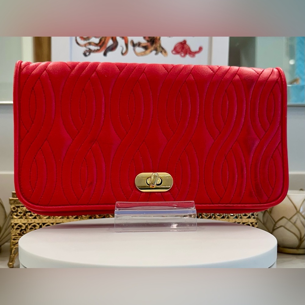 VTG - Andé - Red Quilted Leather Clutch w/ Pen Sleeve - VGUC